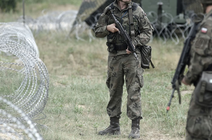 Soldados de Polonia en la frontera con Bielorrusia Soldados de Polonia en la frontera con Bielorrusia