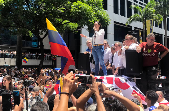 Ante la posibilidad de la materialización del mayor fraude electoral en la historia del país: Los venezolanos lucharemos por el derecho a vivir en democracia