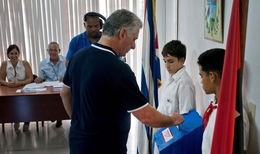 El dictador cubano Diaz-Canel en el día de la votación El dictador cubano Diaz-Canel en el día de la votación